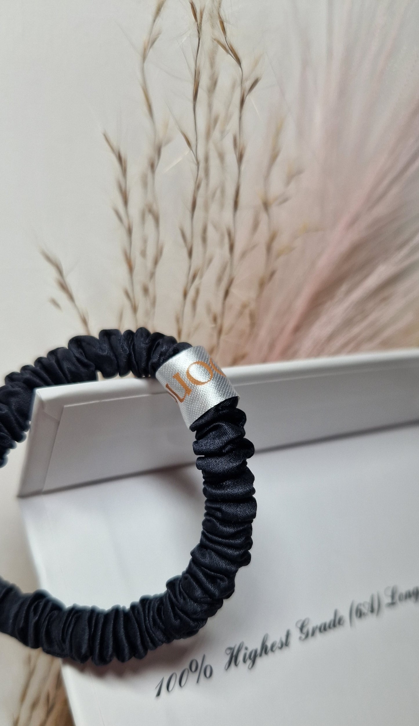 Šilkinė plaukų gumytė, S dydis. Black