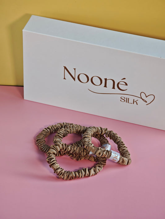 Šilkinė plaukų gumytė, S dydis. Capuchino